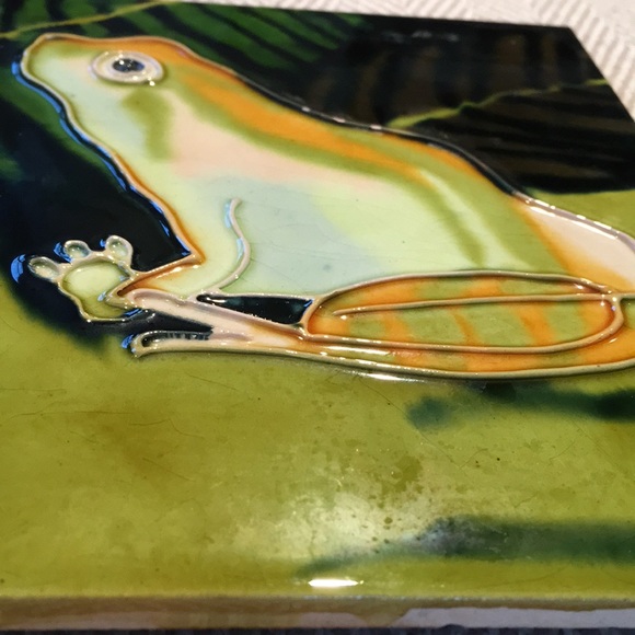 Ceramic frog frame or trivet 6” by 6” - Picture 3 of 8